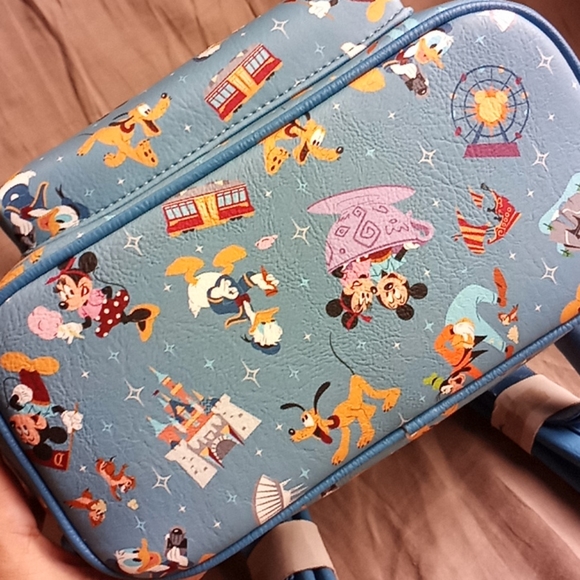 Loungefly Disneyland mini backpack - Picture 6 of 7